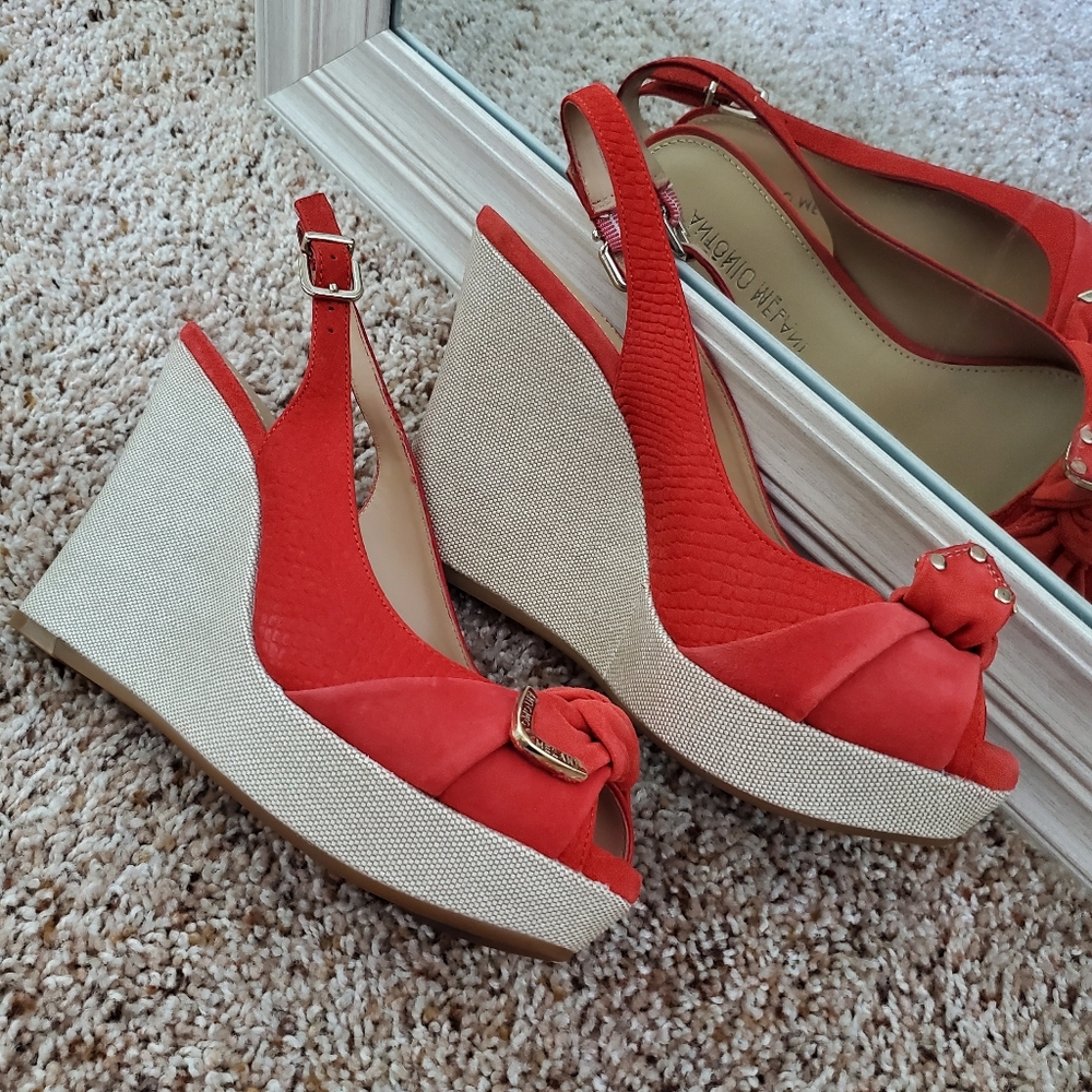 SOLD New Antonio Melani Coral Wedge w/sling back adjustable strap - Picture 5 of 9